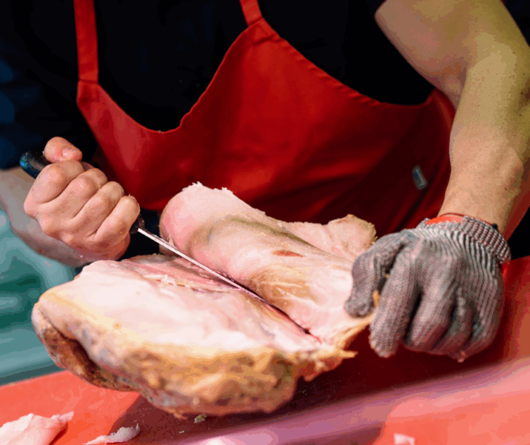 The pros and cons of vacuum packed vs fresh meat for caterers